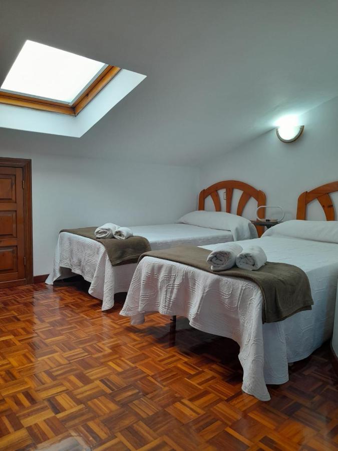 La Carlota Villa Llames de Pria ภายนอก รูปภาพ
